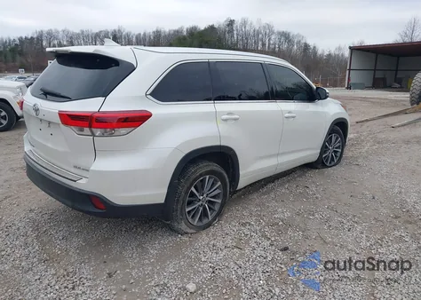 2018 Toyota Highlander Xle z USA, uszkodzony, nr VIN 5TDJZRFHXJS549294